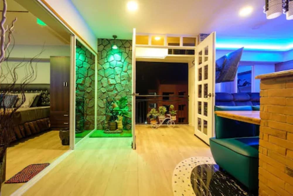 Clockworkorange Luxury Suites 32/72
