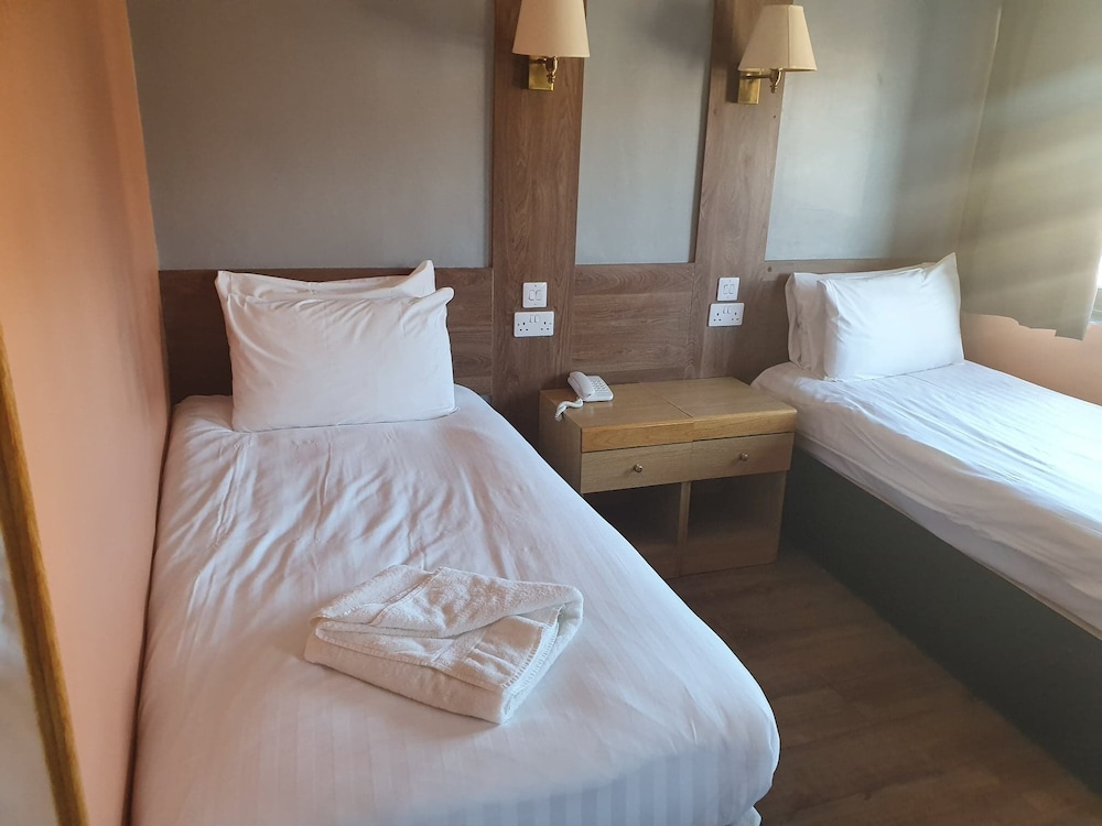 Gilson Hotel 25/38