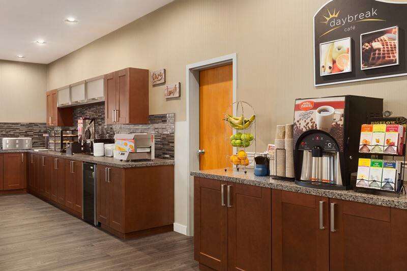 Days Inn and Suites by Wyndham Brooks 20/34