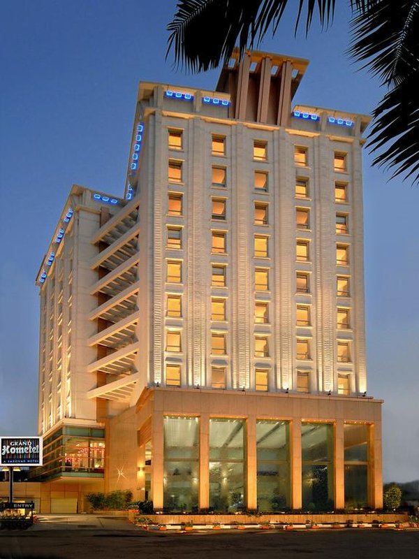 Grand Hometel Malad 2/27