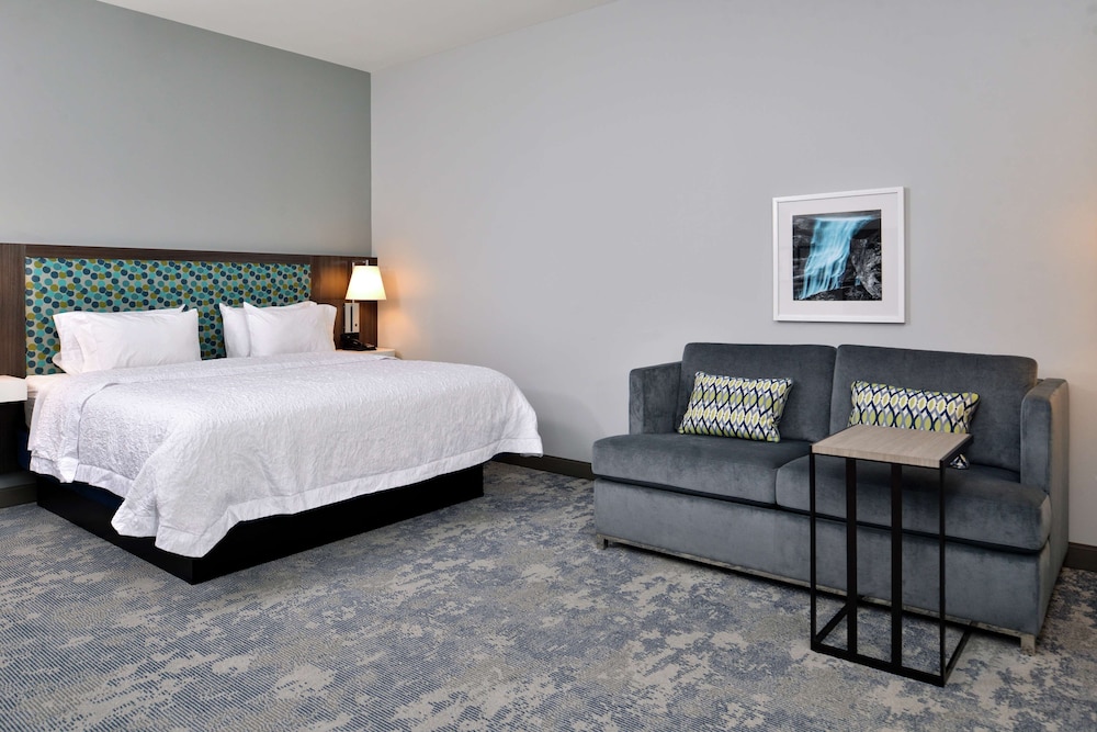 Hampton Inn Cedar Falls Downtown Ia 16/65