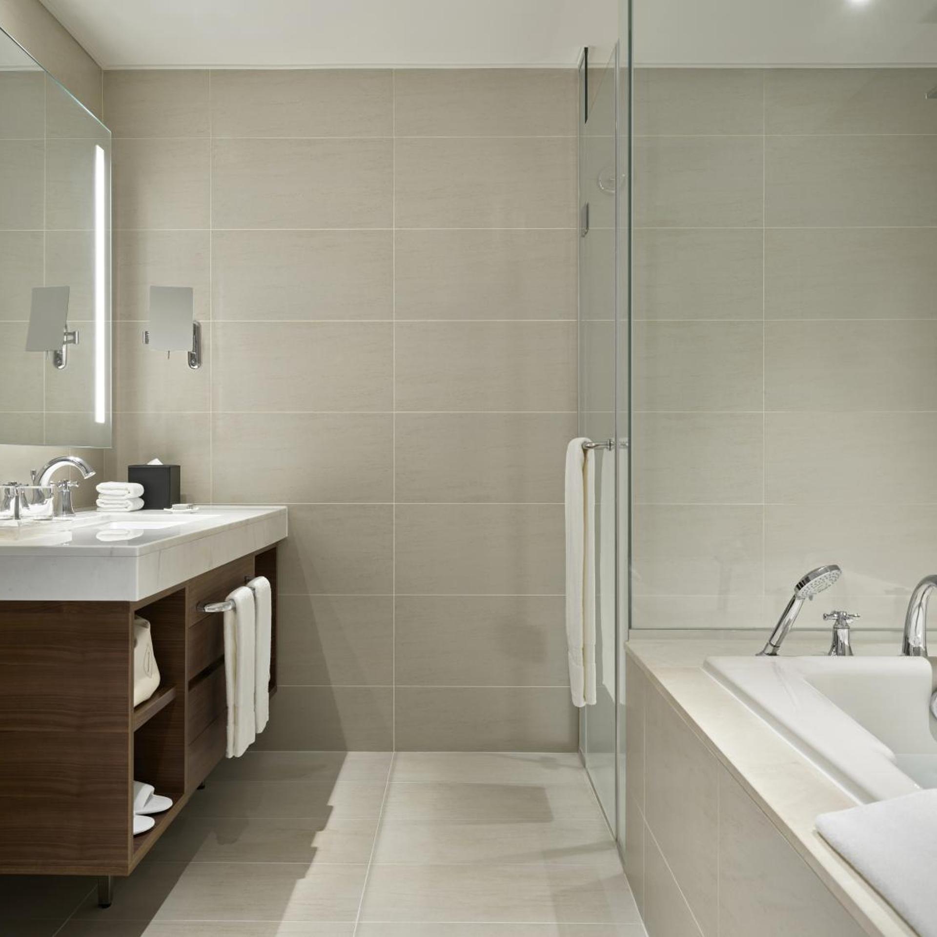 Luxury, Suite, Twin Beds, Garden View, Grand Josun Jeju 7/7