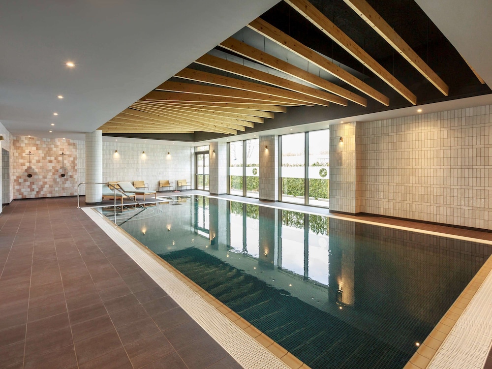 NOVOTEL CAMBRIDGE NORTH 32/70