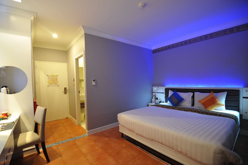 C N Hotel Patong 19/46