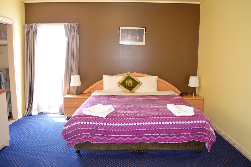 City East Motel 14/41