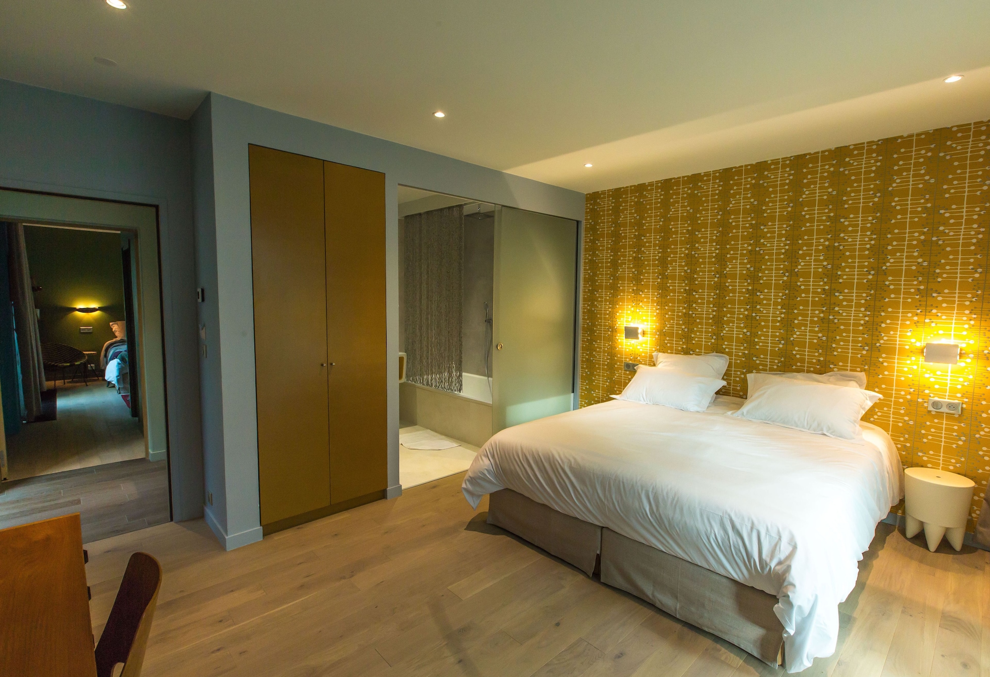 BELLEVILLE, DELUXE, DOUBLE BED