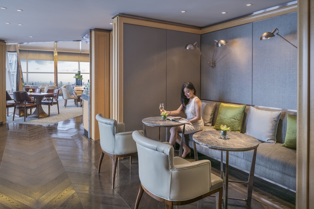 GRAND HYATT SHANGHAI 42/69