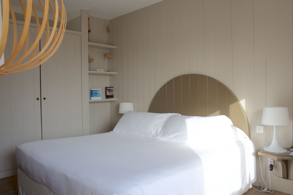 غرفة قياسية بسرير مزدوج، Grand Hôtel De Cala Rossa 9/10