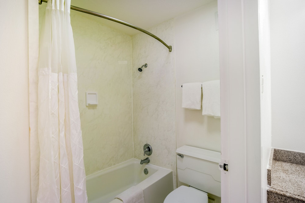 Hotel Baton Rouge - Mead Rd Louisiana 19/27