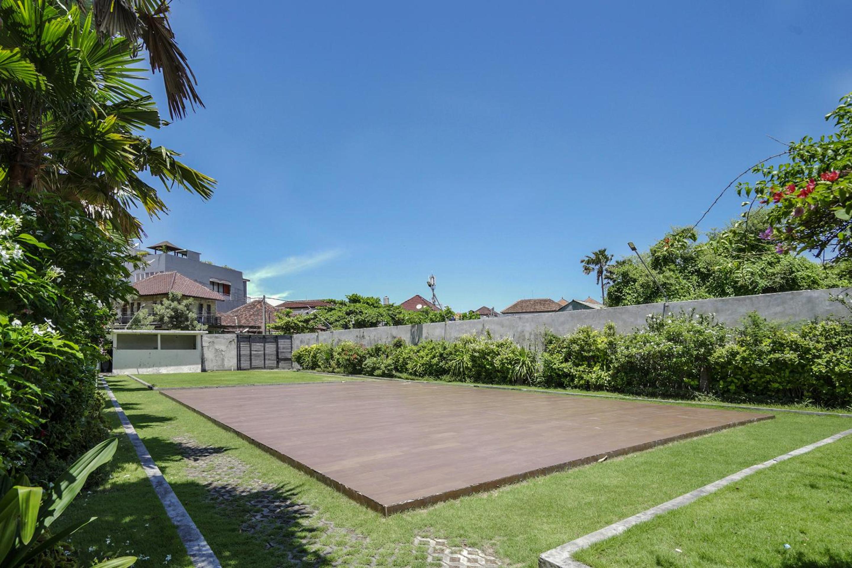 Townhouse Oak Princess Keisha 23/50
