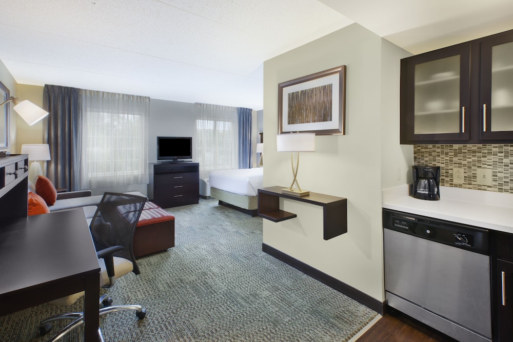 Staybridge Suites Cleveland Mayfield Heights Beachwood 49/68