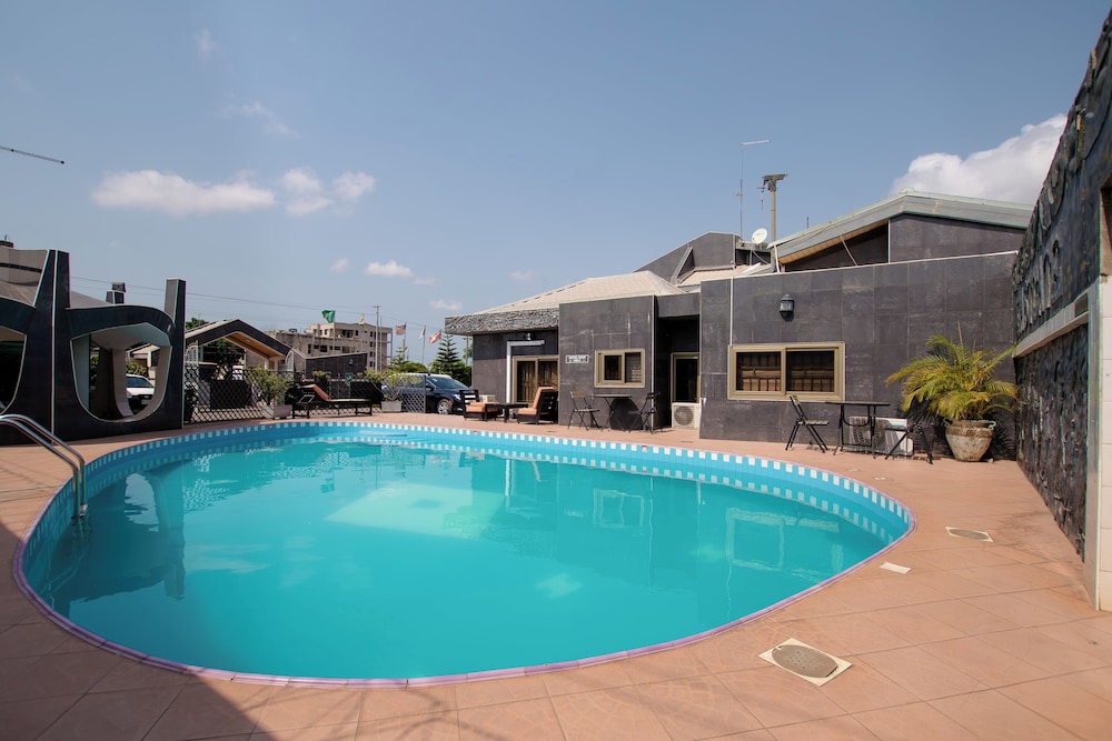 Eastgate Hotel 66/72