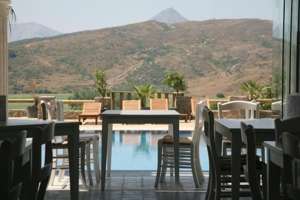 Anemos Hotel 43/46