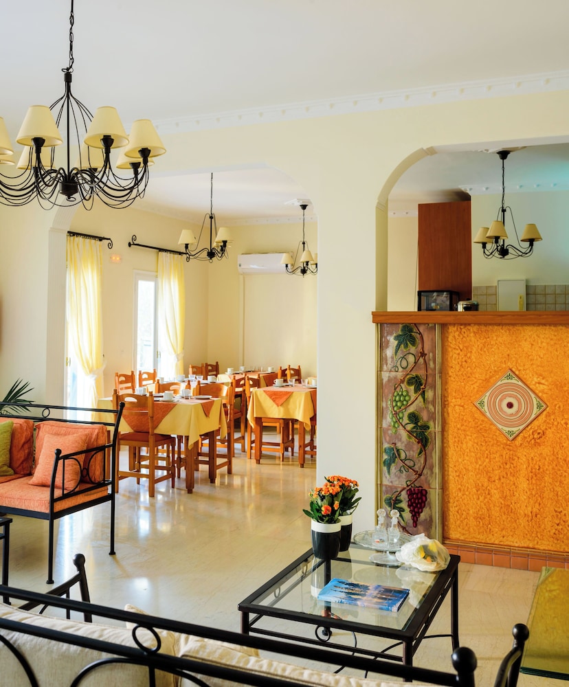 Karidis Hotel 31/48