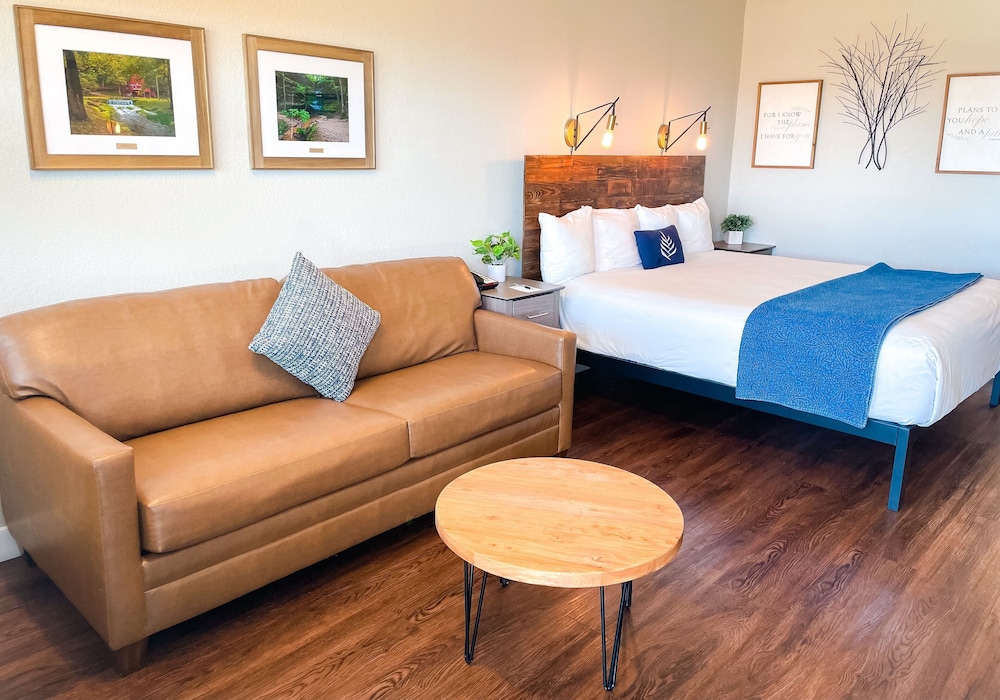 PINEMARK Inn Suites Events 28/50