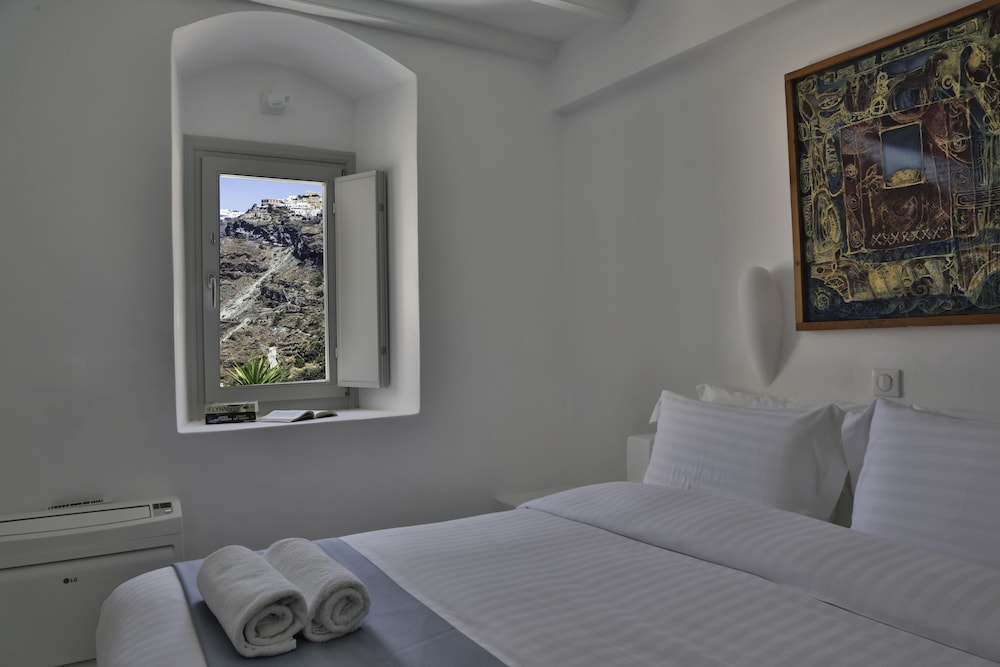 Trieris Villas And Suites 13/50