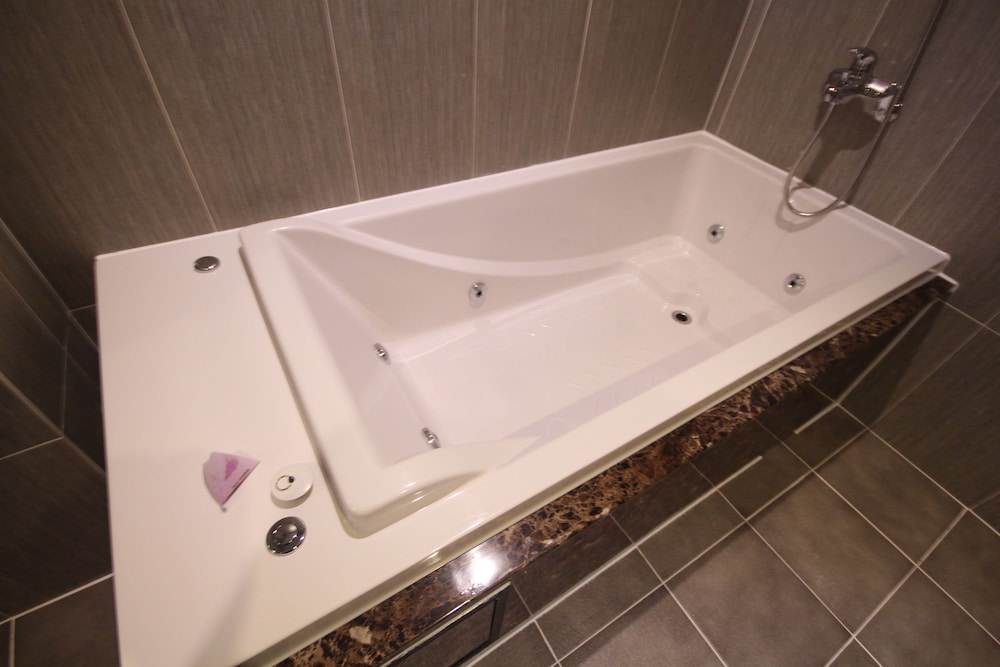G7 Hotel 40/42