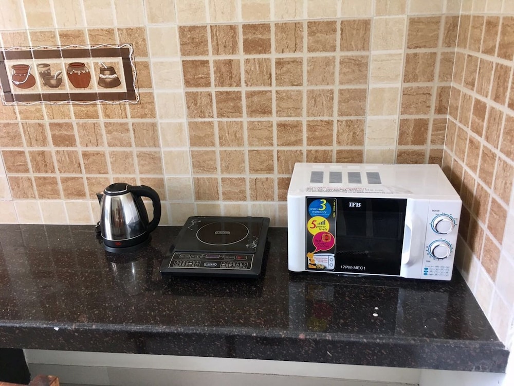 Monarch Suites 15/40
