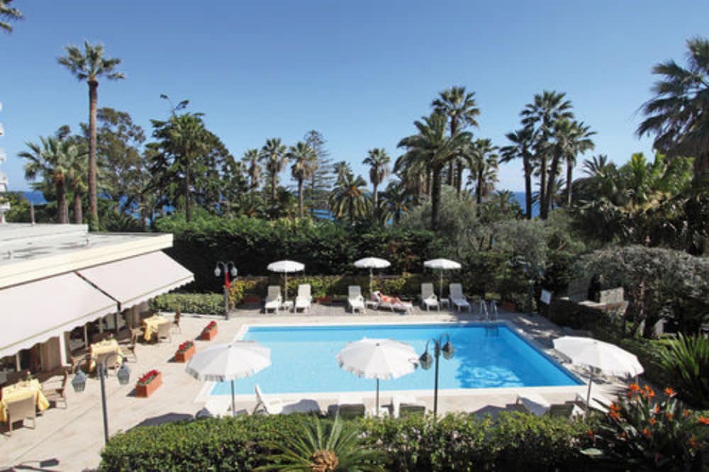 Hotel Paradiso 44/78