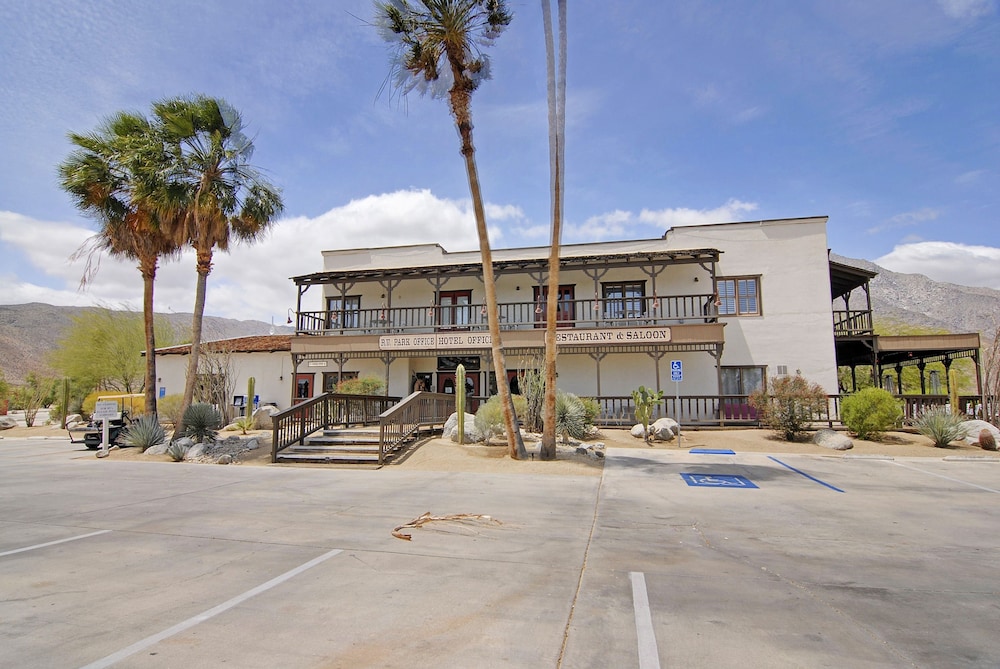 Palm Canyon Hotel and RV Resort 66/73