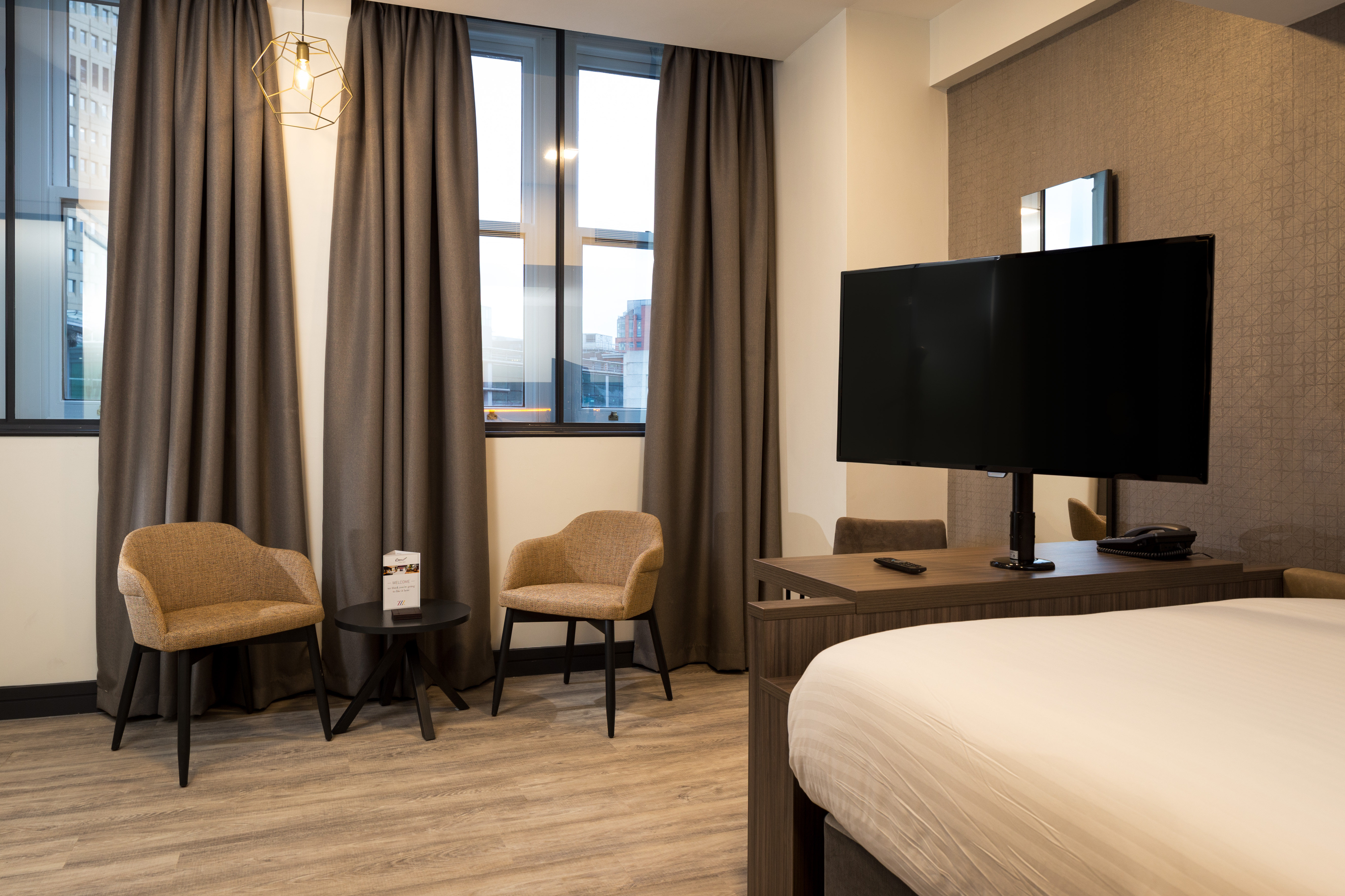 Roomzzz Manchester Victoria 24/52