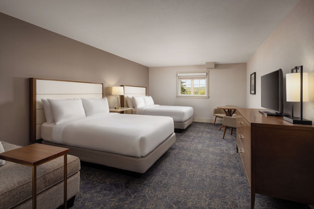 Pomeroy Hotel Fort McMurray 17/50
