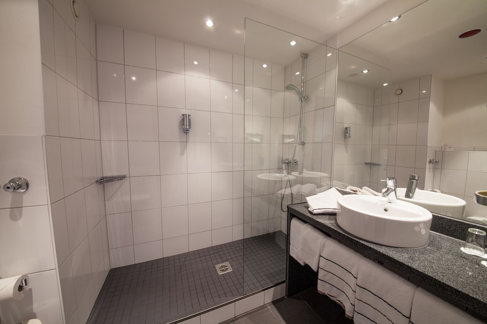 Novina Hotel Tillypark 17/71
