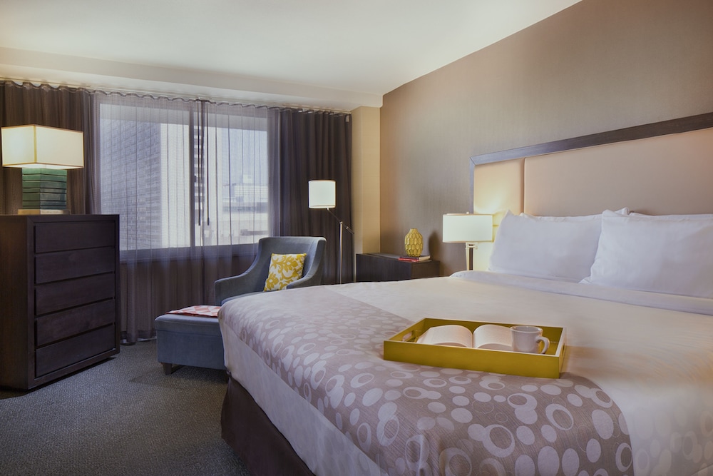 The Windsor Suites 22/44
