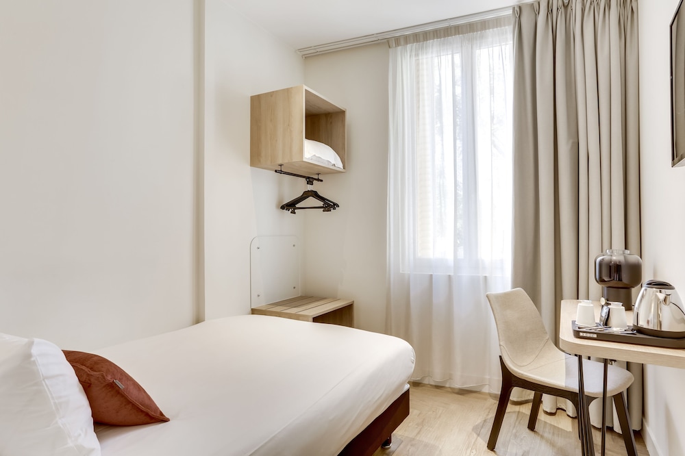 Hotel Courseine 9/23