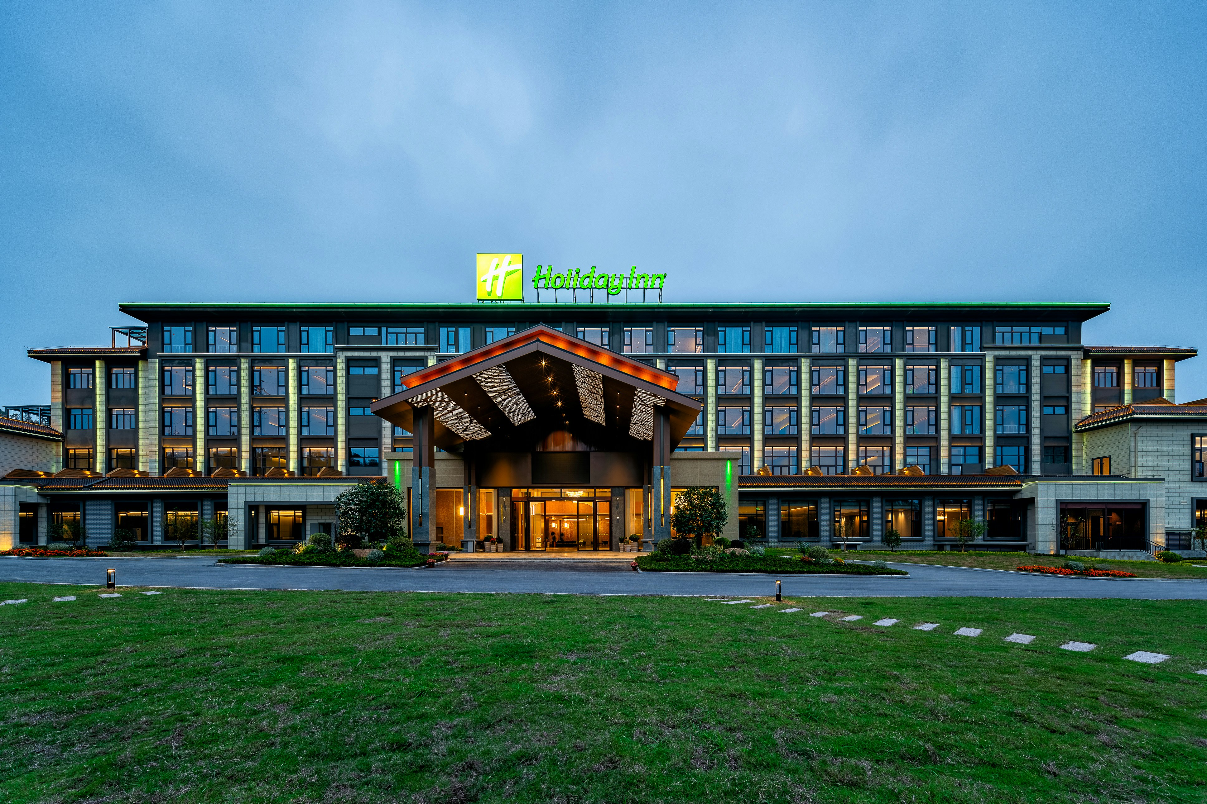 Holiday Inn Jiuhua Mountain Hot Spring Hotel 2/50