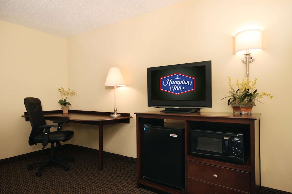 Hampton Inn Indianapolis-N.E./Castleton 38/42