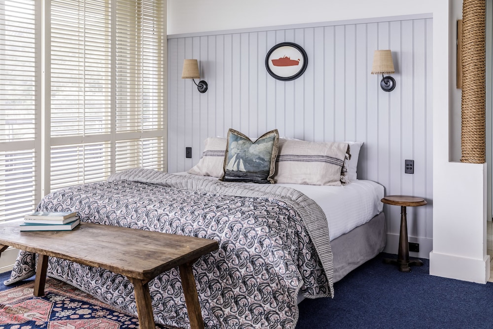 GRAND, SUITE, HARBOUR VIEW, BALCONY