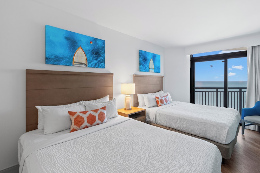 4 Bedrooms, Condo, King Bed, 4 Queen Beds, Ocean Front, Sofa
