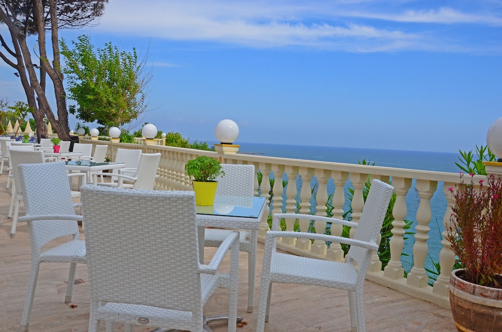 Lara Hotel 15/61
