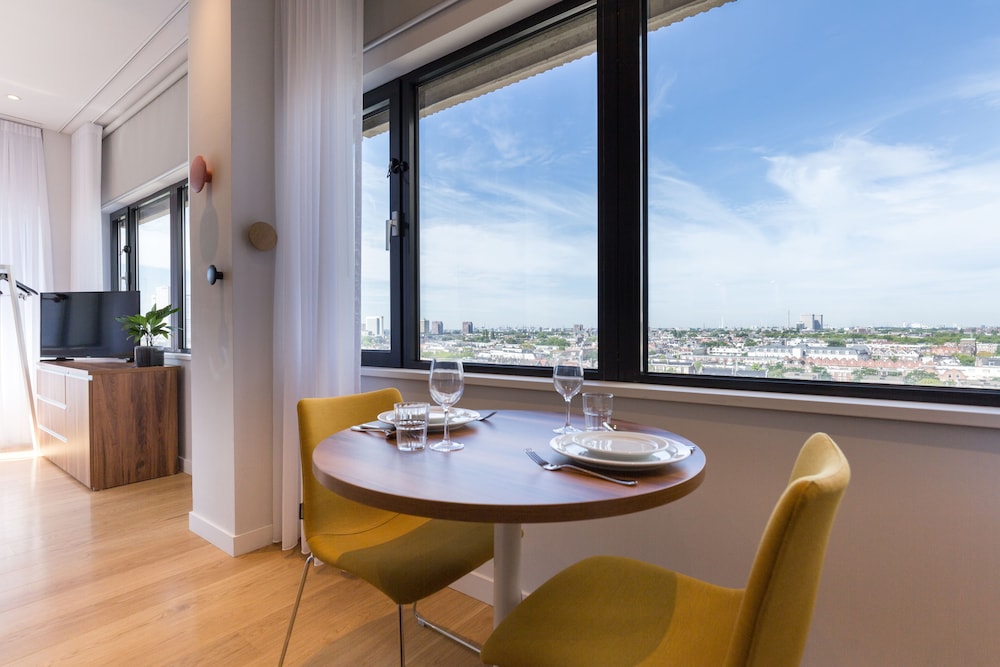 Premier Suites Plus Rotterdam 42/50
