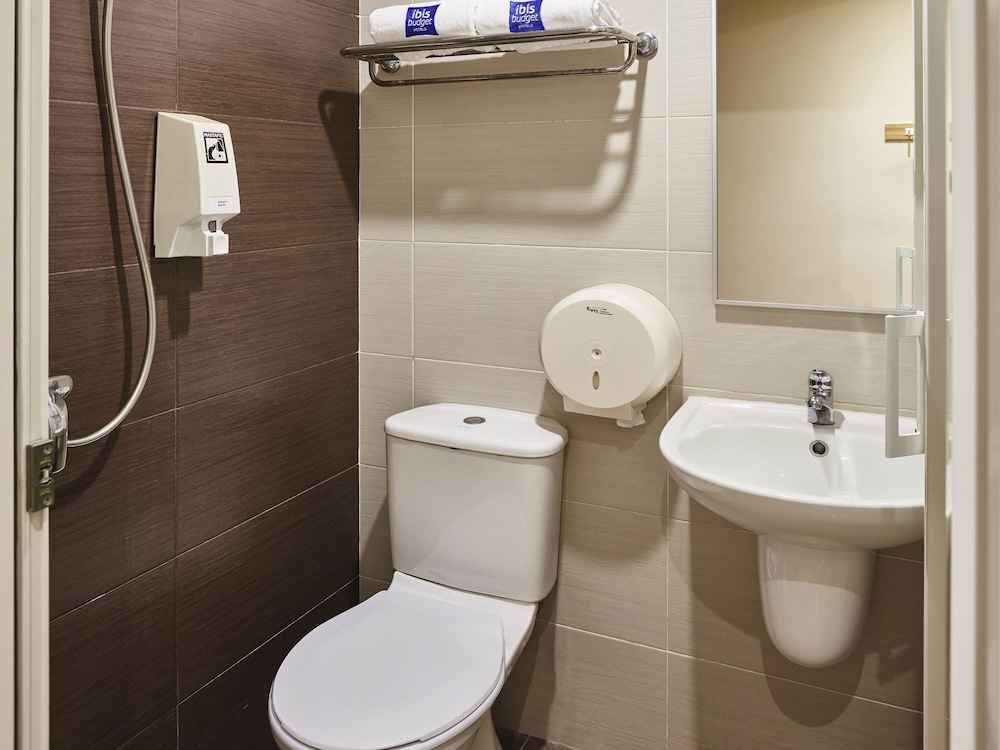 Ibis Budget Singapore West Coast 59/63