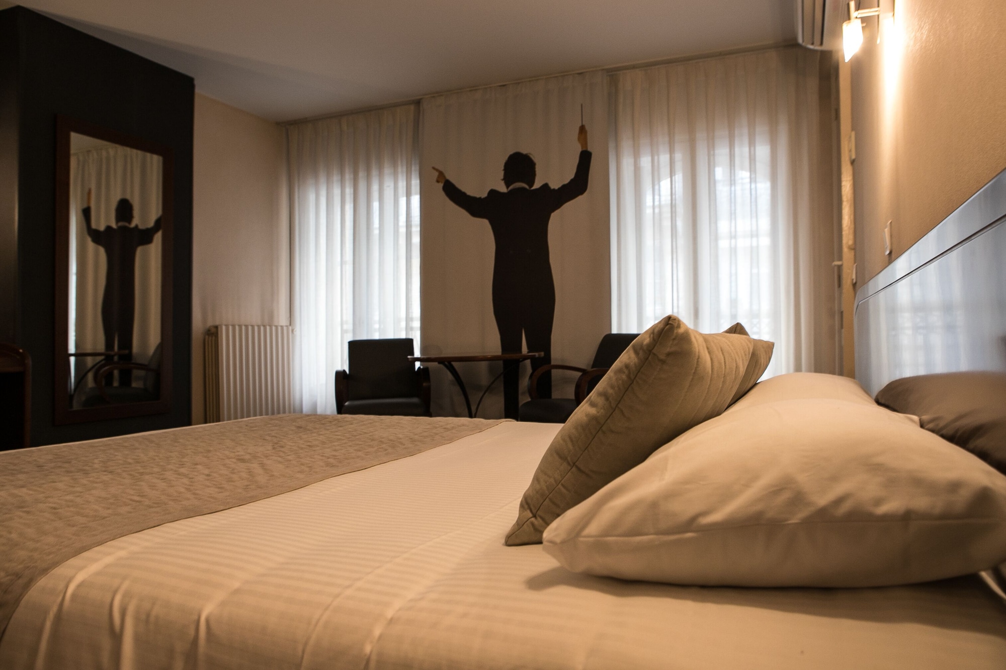 DELUXE, DOUBLE BED