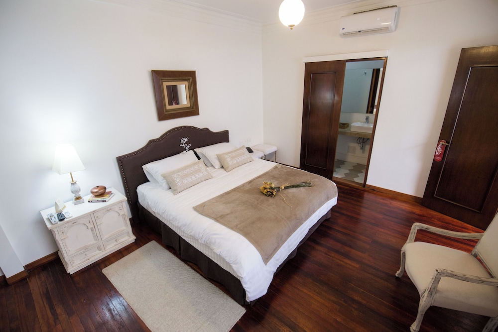 LECLERC HOTEL BOUTIQUE 27/70