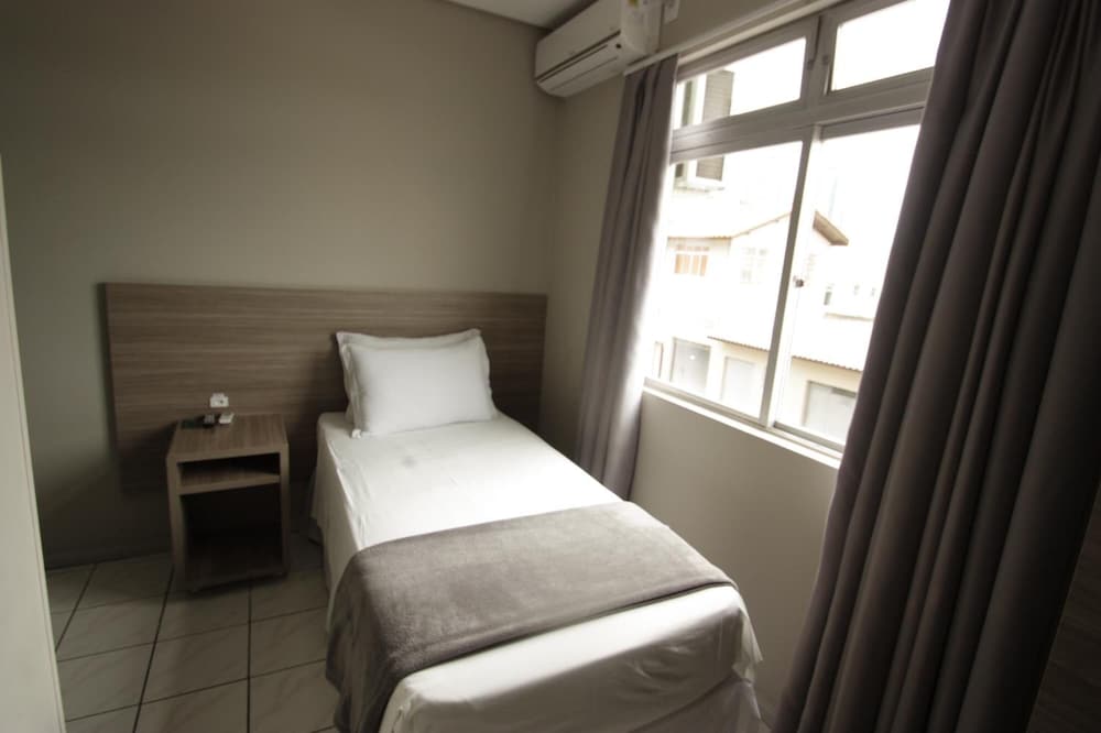 KENNEDY SLIM HOTEL 26/63