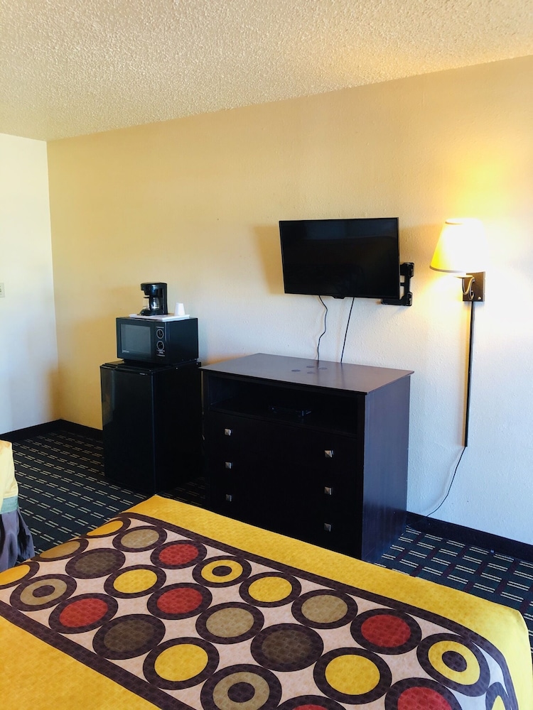 Americas Best Value Inn Suites 20/36