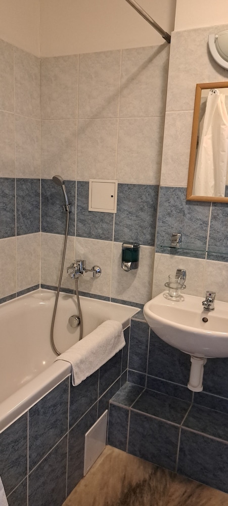 Legie Hotel 40/45