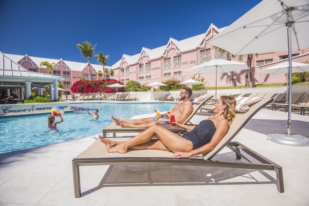Comfort Suites Paradise Island 24/55