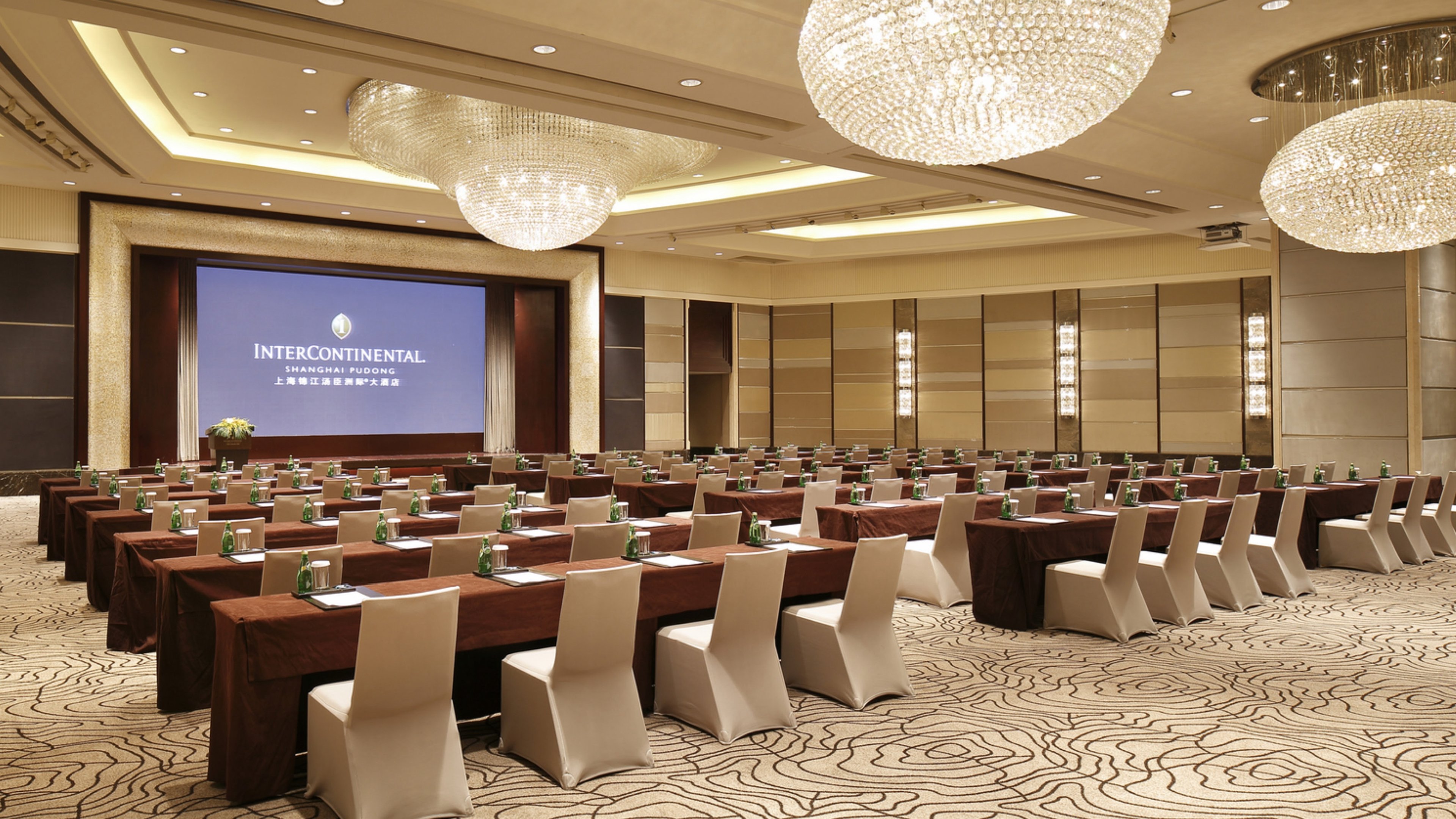 Intercontinental Shanghai Pudong 66/78