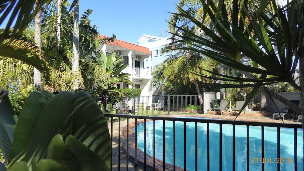 TOWER COURT MOTEL 30/44