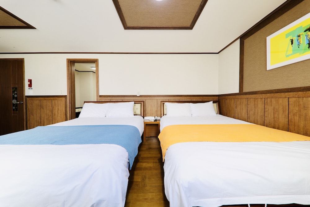 Gallery Hotel Be 27/50