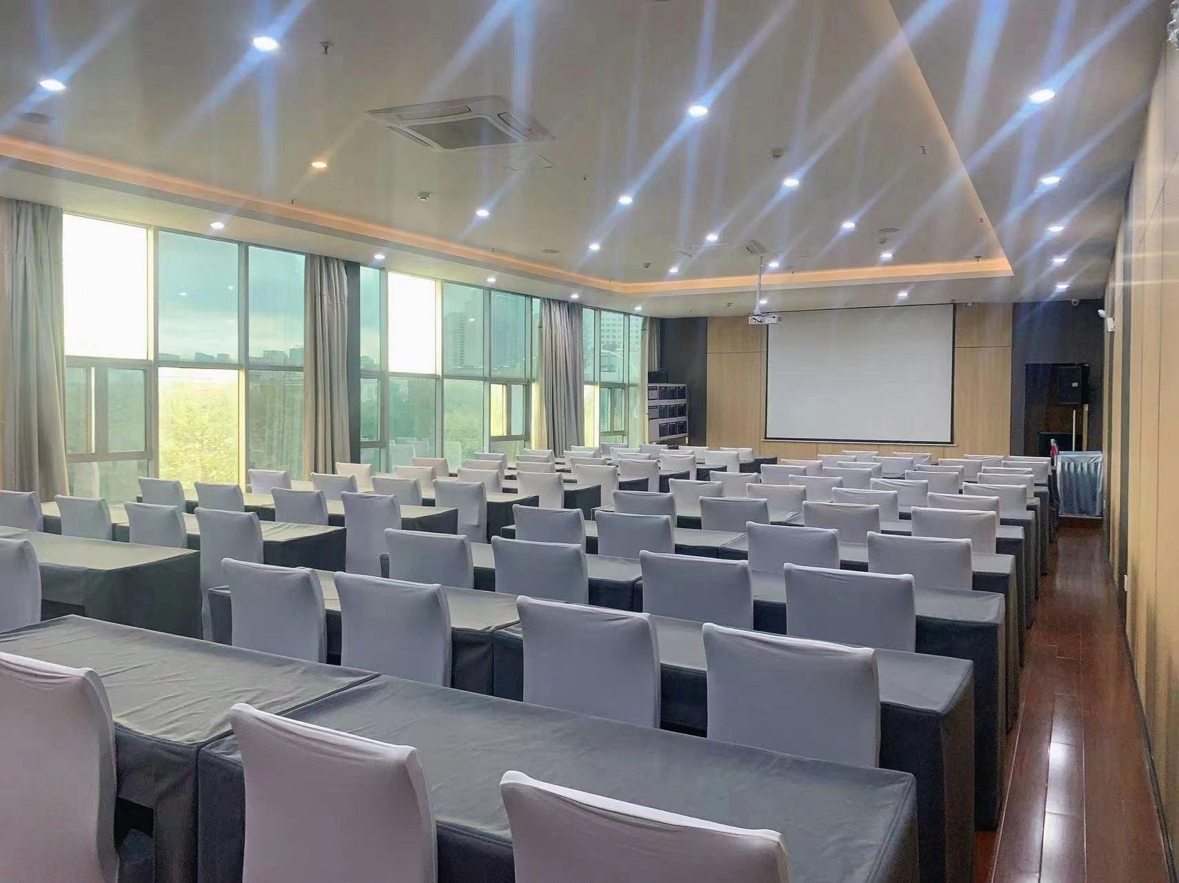 Hanting Hotel Kunming Stadium Metro Station 35/44