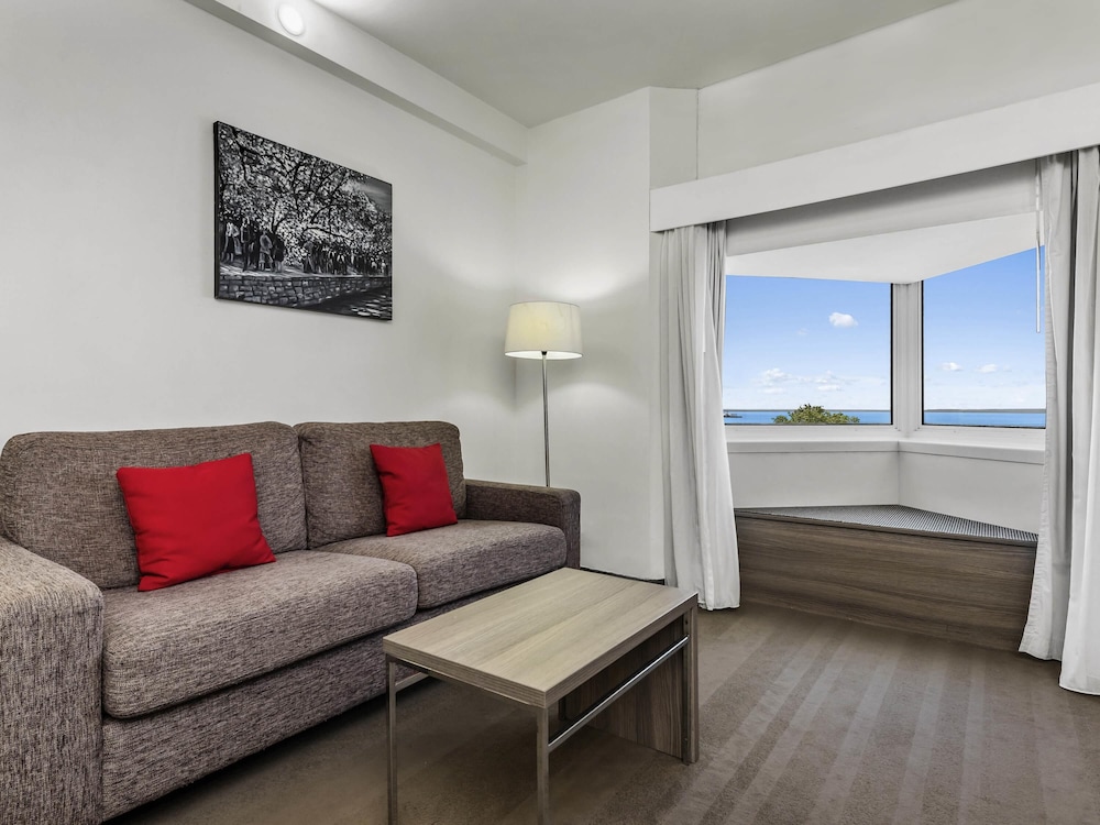 Novotel Darwin CBD 47/64