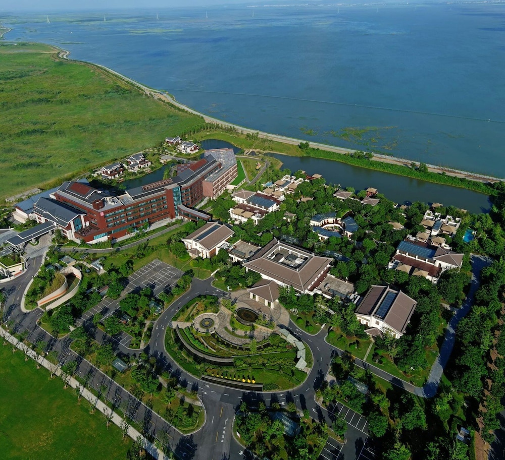 Hualuxe Suzhou Bay Hot Spring Resort 67/72
