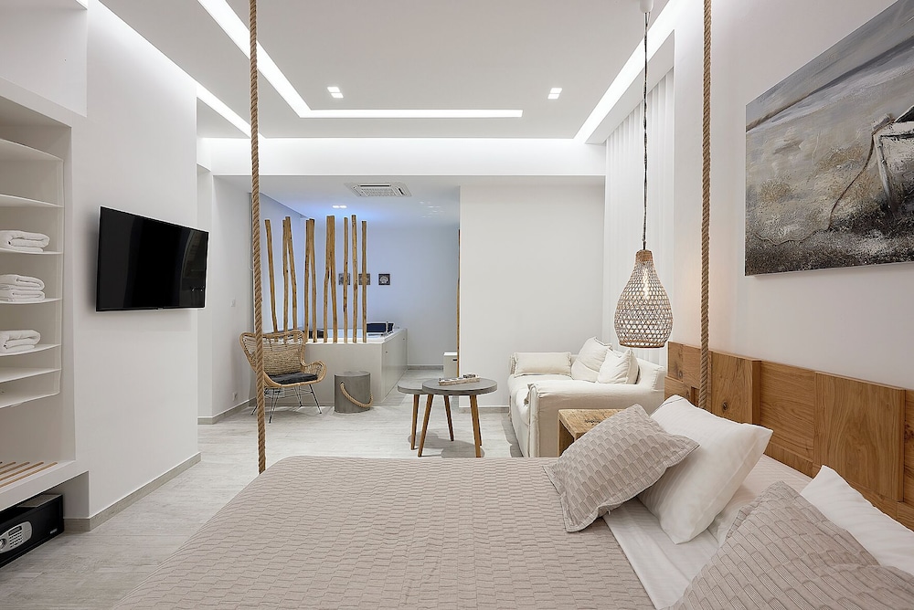 Nirome Luxury Suites 31/50