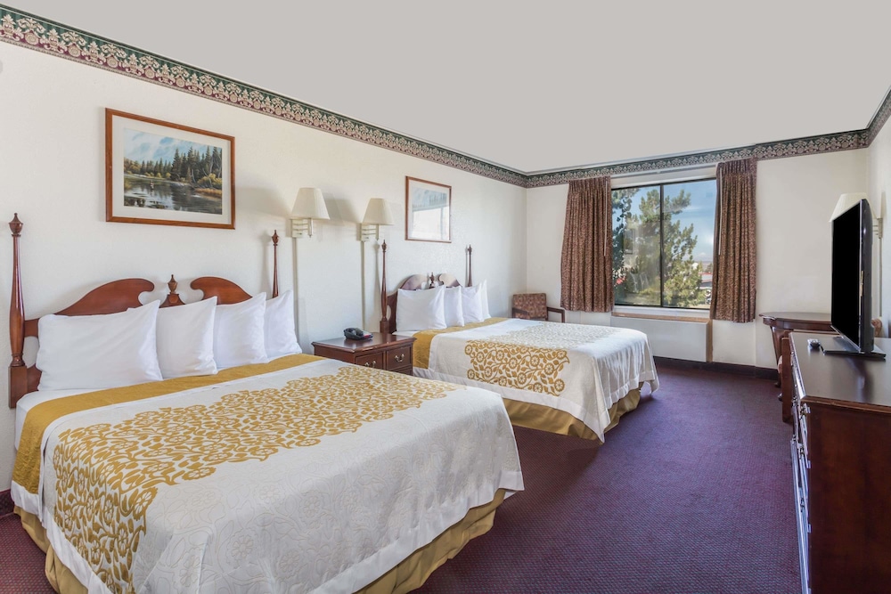 Days Inn by Wyndham Evanston WY 9/25